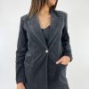 giacca-in-velluto-bottone-gioiello-outfit-ufficio