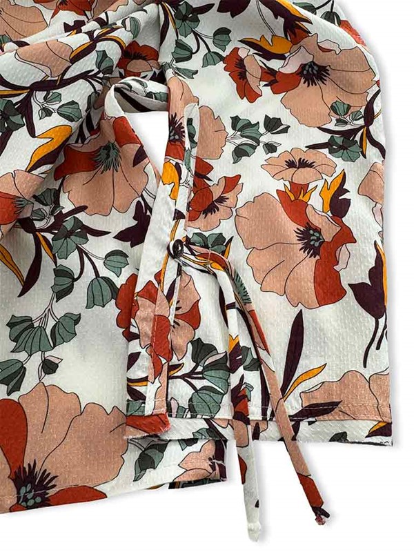 blusa-con-laccetti-manica-fiori