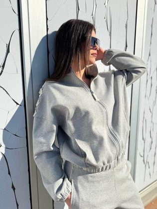 Felpa zip con ricamo