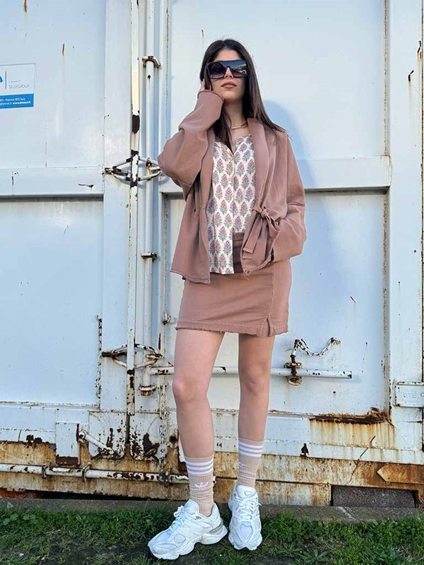 minigonna-in-felpa-outfit-sportivo