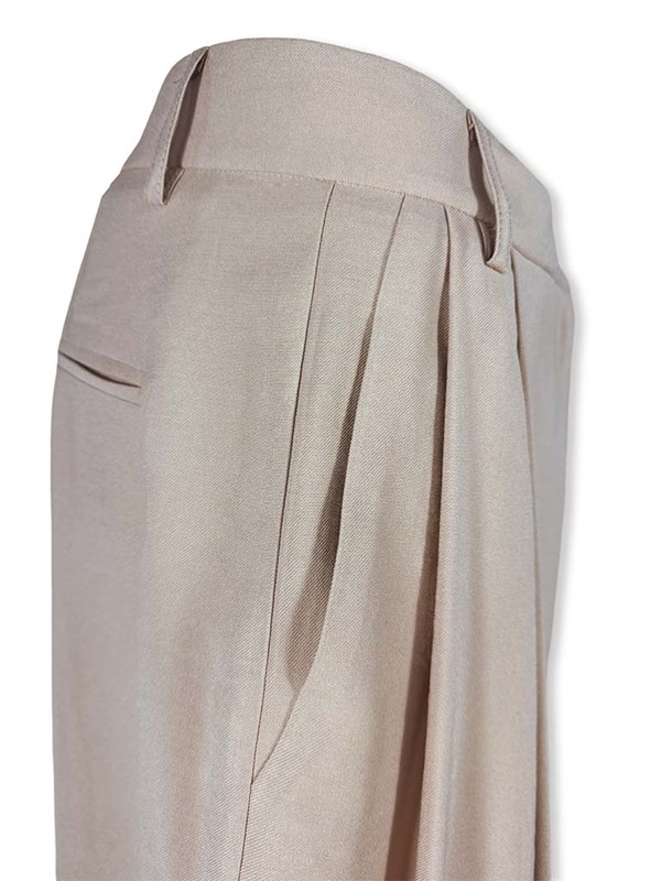 pantalone-palazzo-con-pieghe-pinces
