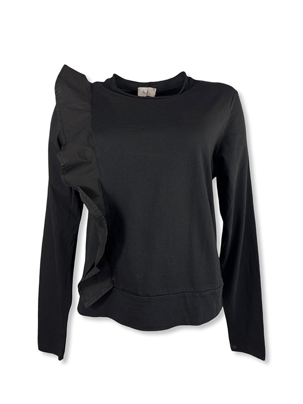 t-shirt-con-frappa-manica-lunga-nera