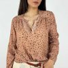 blusa-scollo-a-v-con-frappina-viscosa