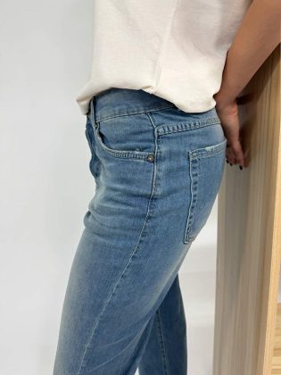 Jeans relaxed elasticizzato