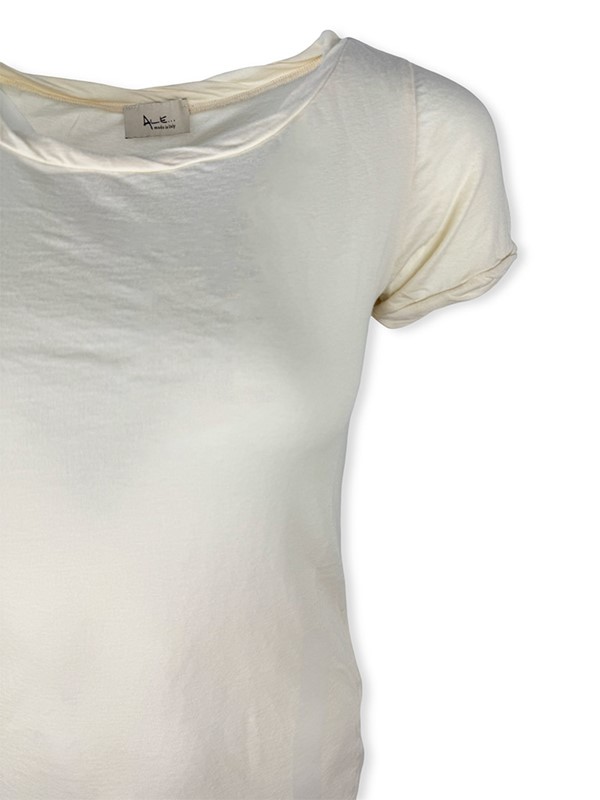 t-shirt-leggera-fascini-girati-gesso