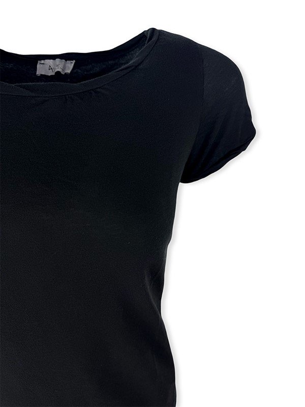 t-shirt-leggera-fascini-girati-nero