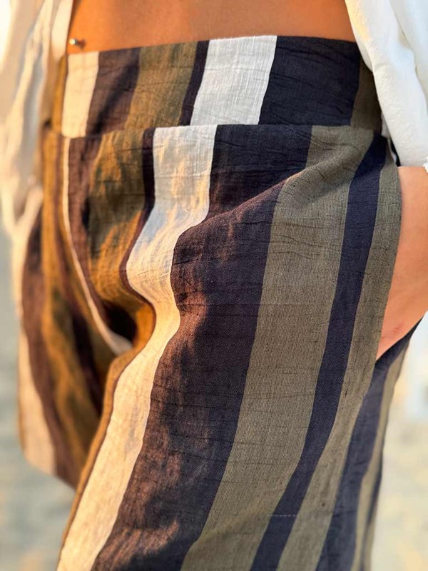 short-con-spacchi-100-lino-verde