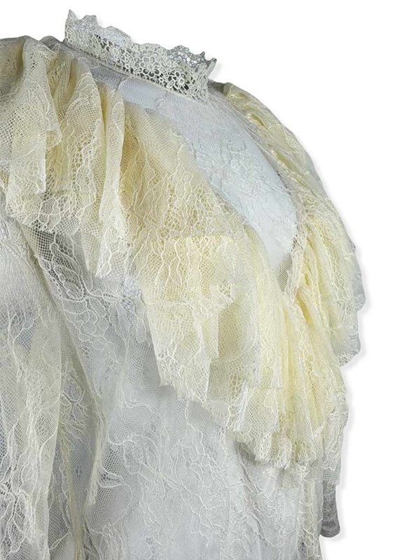 blusa-in-pizzo-con-ruches-burro