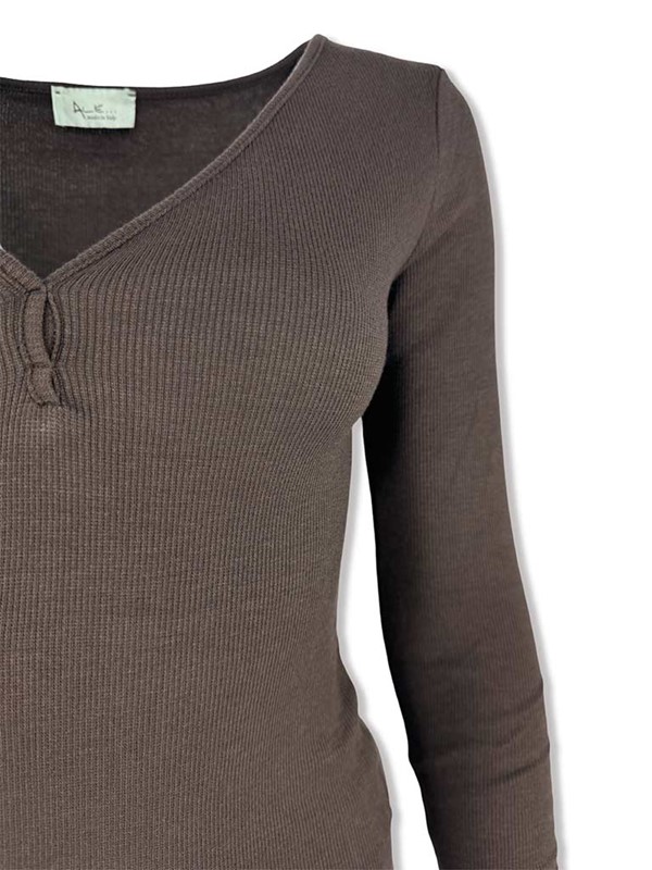 t-shirt-a-costine-collo-a-v-cioccolato