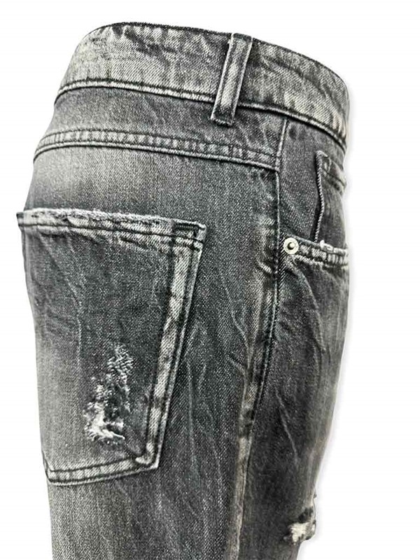 jeans-relaxed-con-rotture