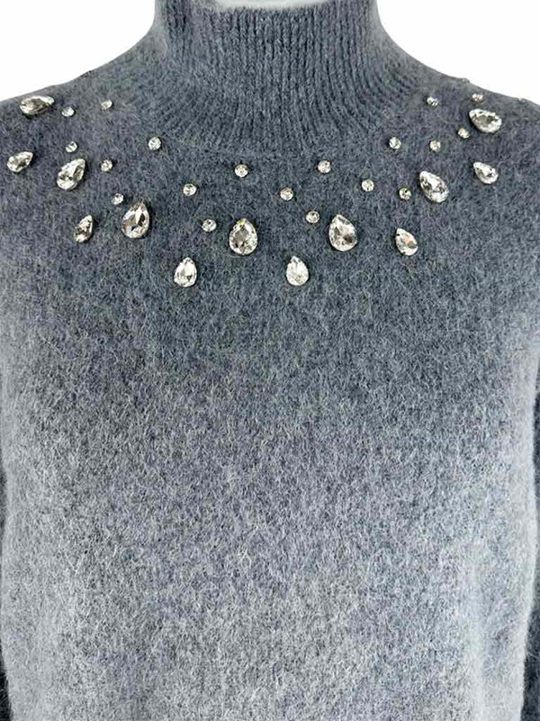 dolcevita-morbido-con-pietre-grigio