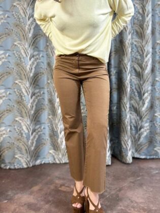 Pantalone flare taglio vivo