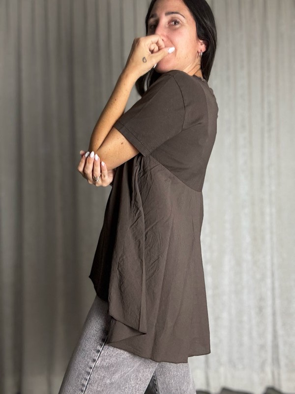 T-shirt cotone e mussola dietro - immagine 4