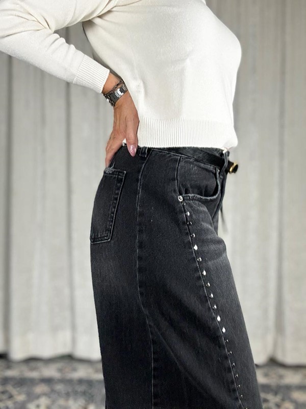 Jeans balloon con borchie - immagine 4