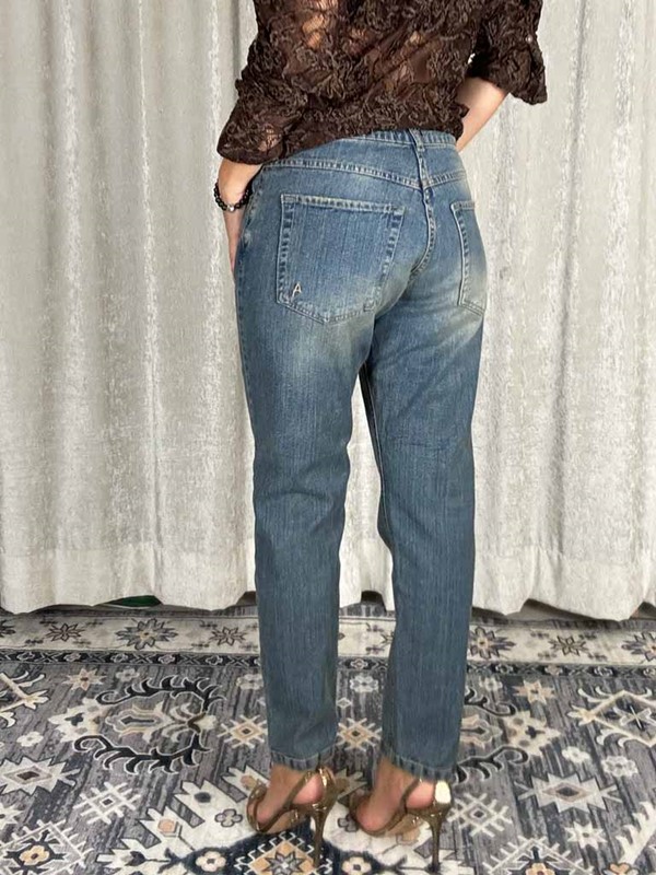 Jeans boyfriend sabbiato - immagine 4